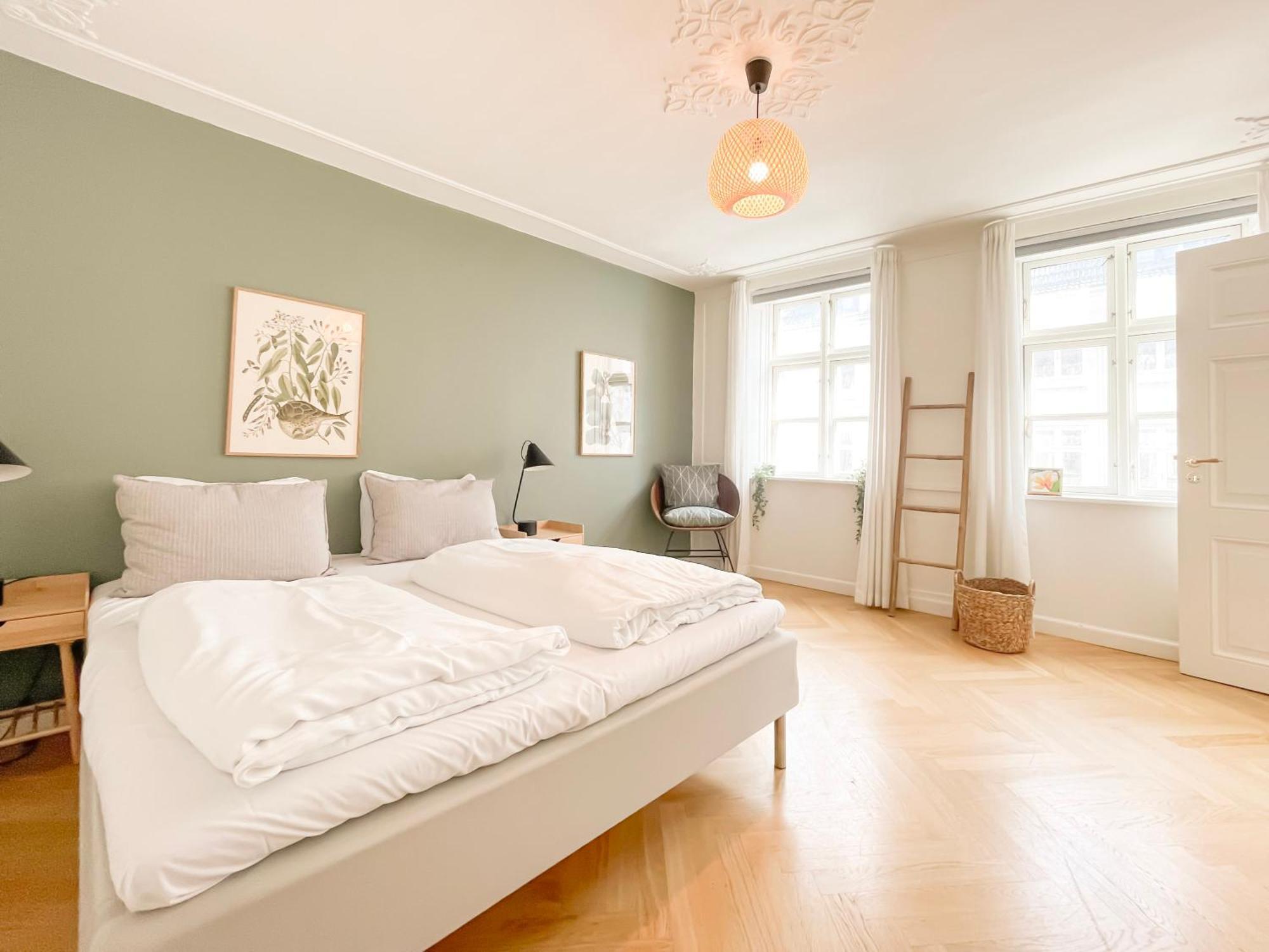 Large Apartment With 4 Bedrooms In Копенхаген Екстериор снимка